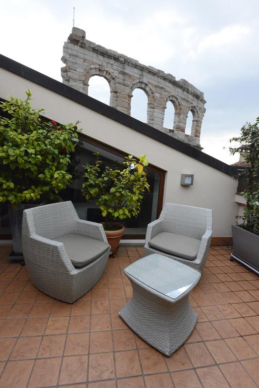 La Terrazza Sull'Arena Apartment เวโรนา ภายนอก รูปภาพ